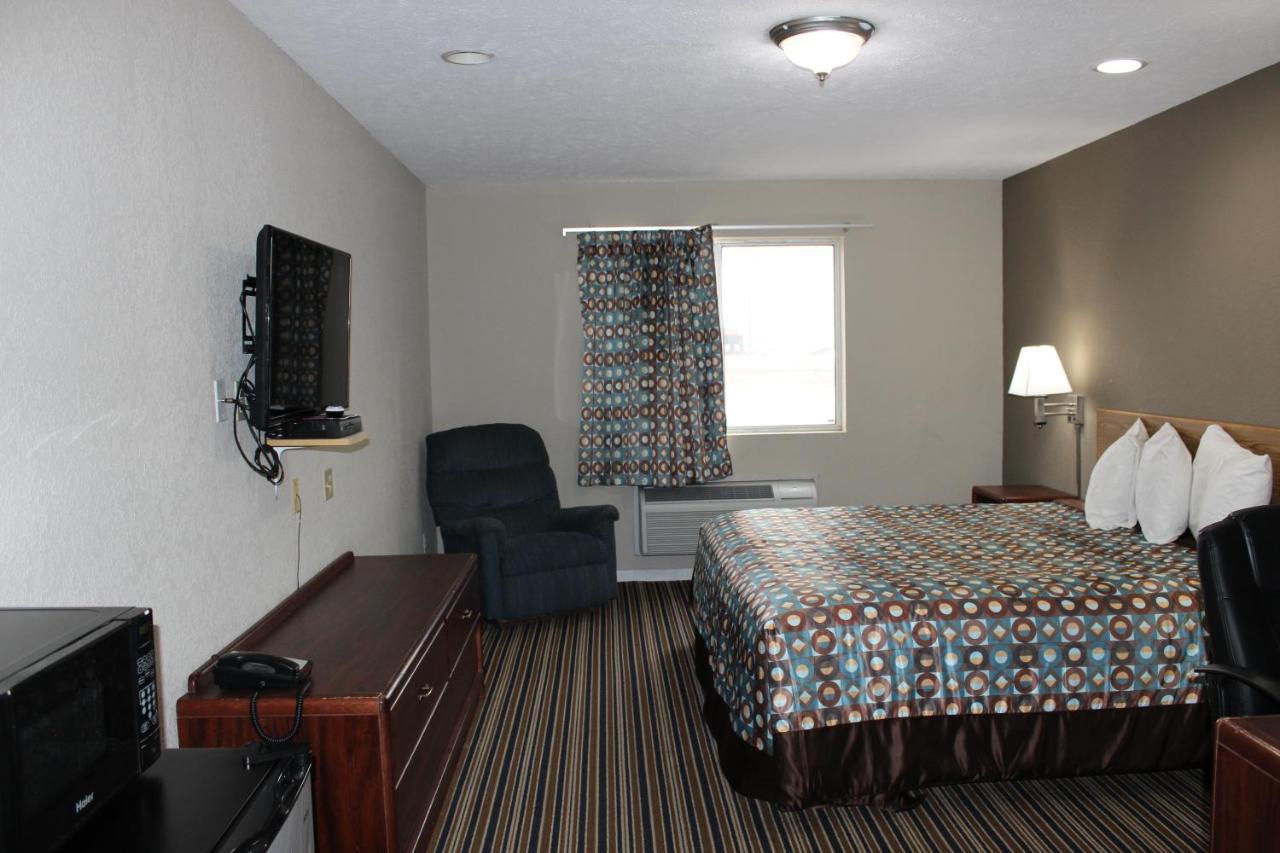 Desoto Inn & Suites Missouri Valley Exterior photo