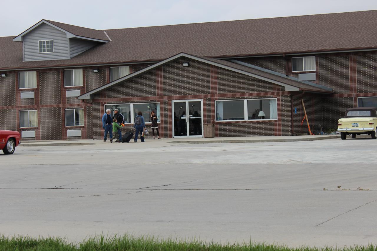 Desoto Inn & Suites Missouri Valley Exterior photo