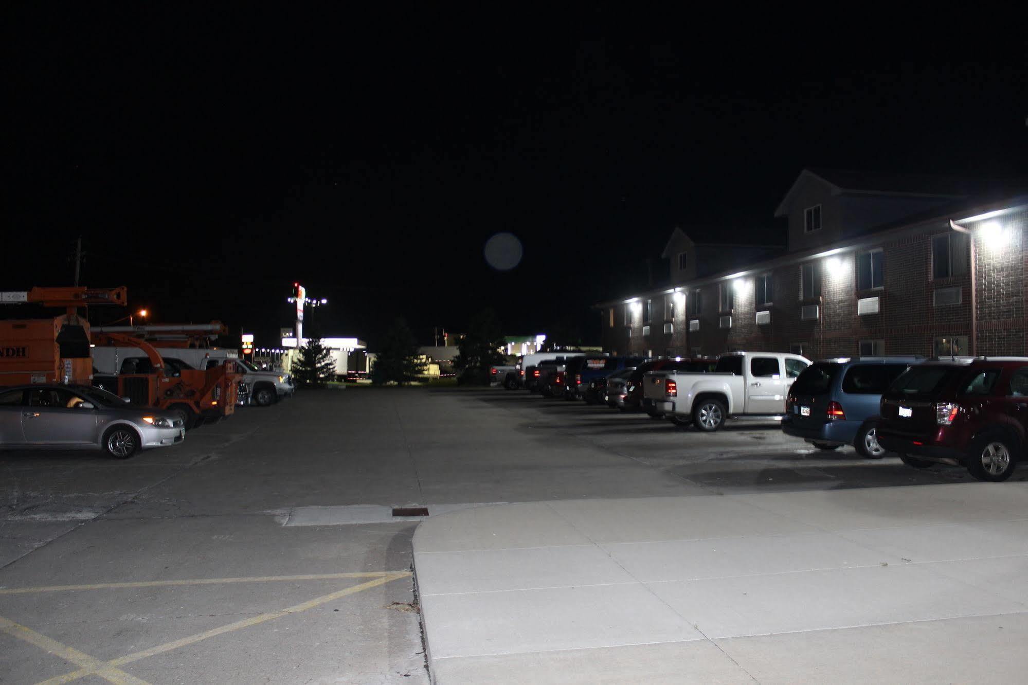 Desoto Inn & Suites Missouri Valley Exterior photo